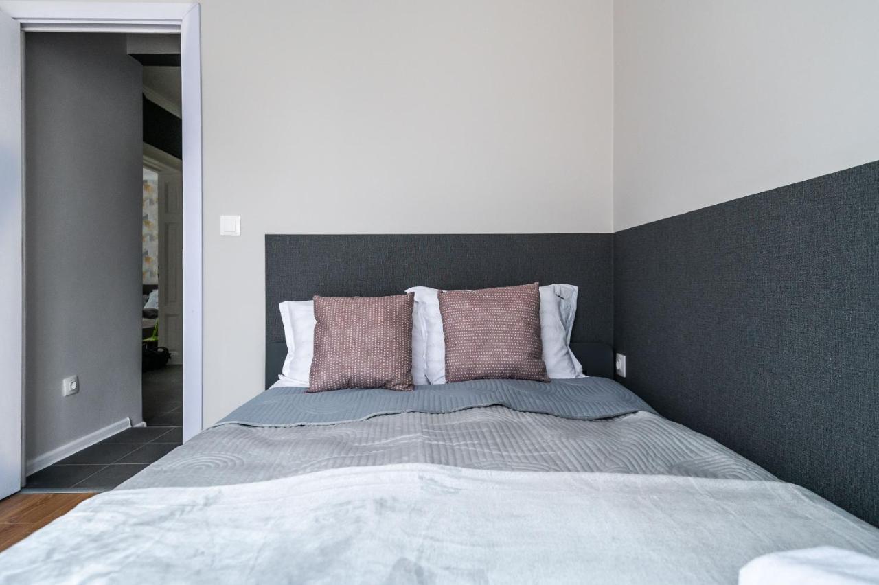 Boutique 2-Bedroom Apartment In 소피아 외부 사진