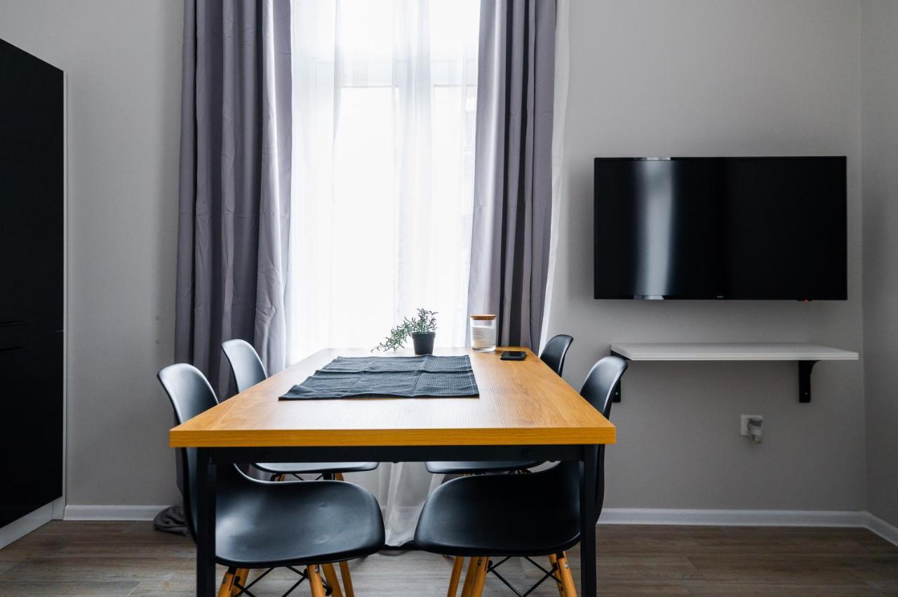 Boutique 2-Bedroom Apartment In 소피아 외부 사진