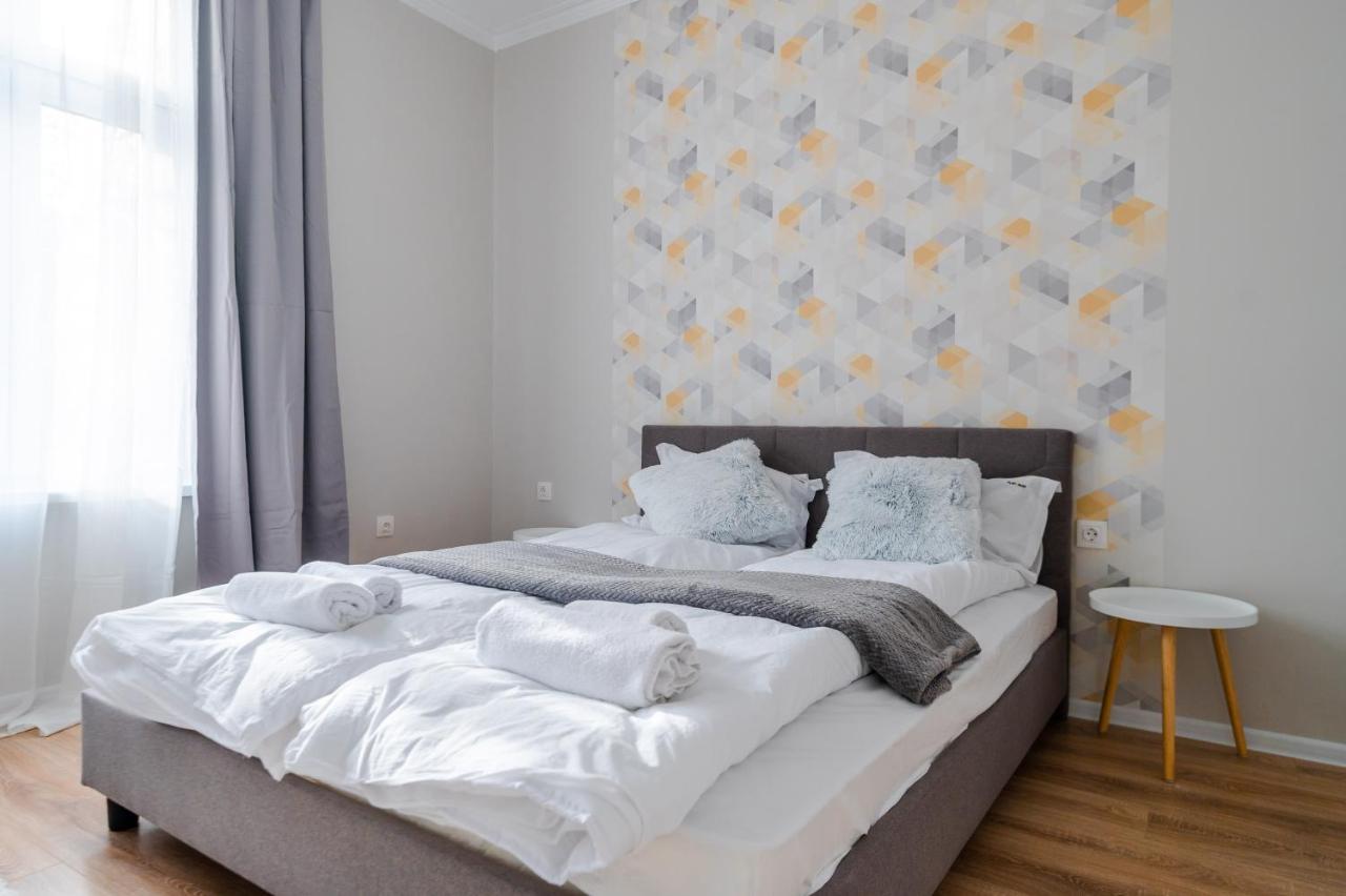 Boutique 2-Bedroom Apartment In 소피아 외부 사진