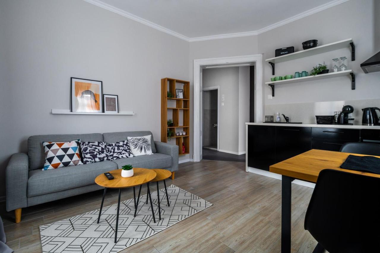 Boutique 2-Bedroom Apartment In 소피아 외부 사진