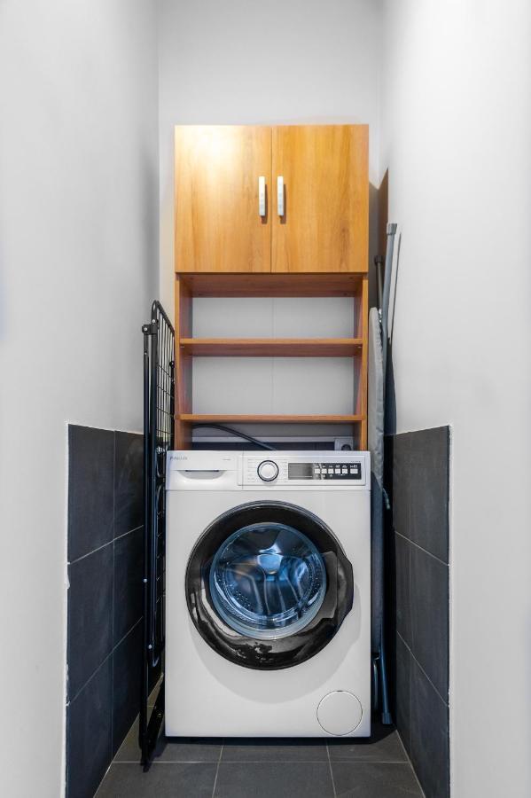 Boutique 2-Bedroom Apartment In 소피아 외부 사진