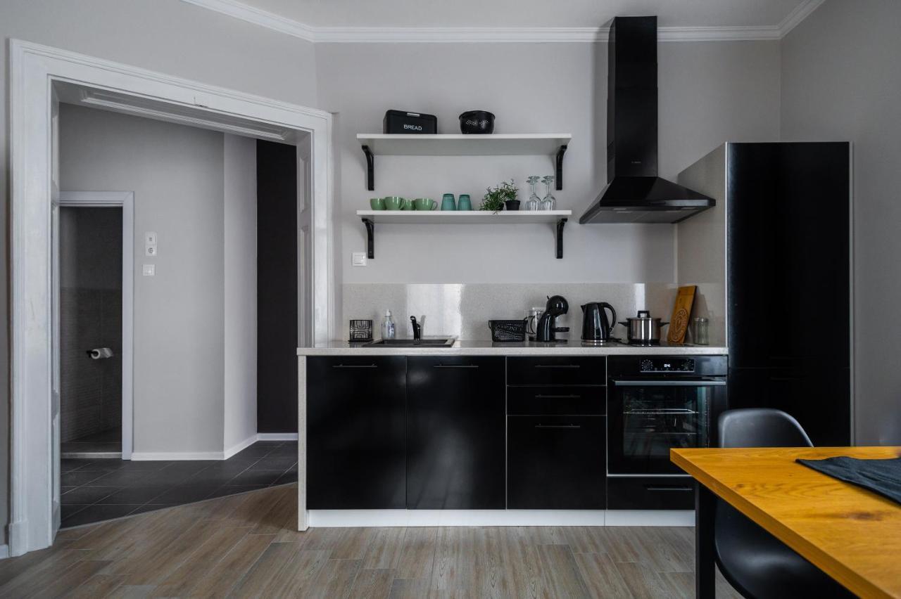 Boutique 2-Bedroom Apartment In 소피아 외부 사진