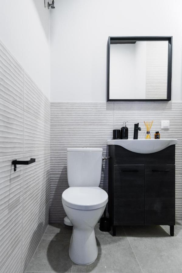 Boutique 2-Bedroom Apartment In 소피아 외부 사진